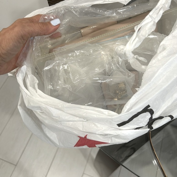 DKNY clear and pink nude small shoulder bag. - Picture 14 of 17